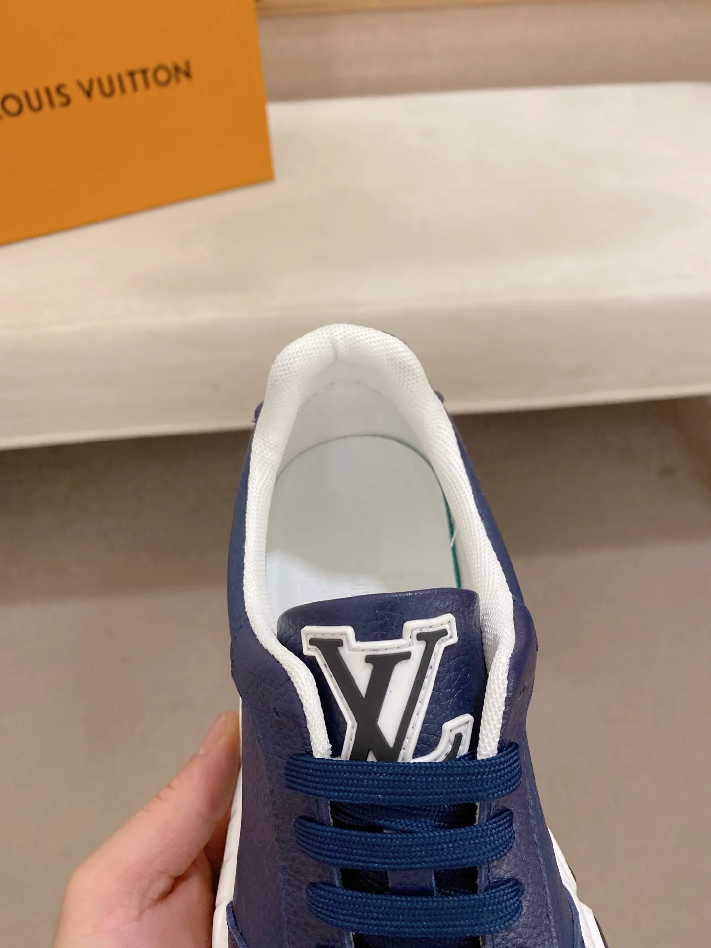 Men's shoes💰 442💰louis vuitton (Louis Vuitton/lv)🔍🔍The new counters are on sale at the same time. The uppers are imported from Italy. ⃣️Re-engraved🇮🇹💪💪, ⚠Sole: The original sole is specially provided by the original factory, the exclusive movable molded sole is super comfortable, ⚠Original and single goods 🔍high quality, you can enter and leave the counter at will, welcome to compare⚠. Code number: 38-44 (45/customized, non-refundable)
